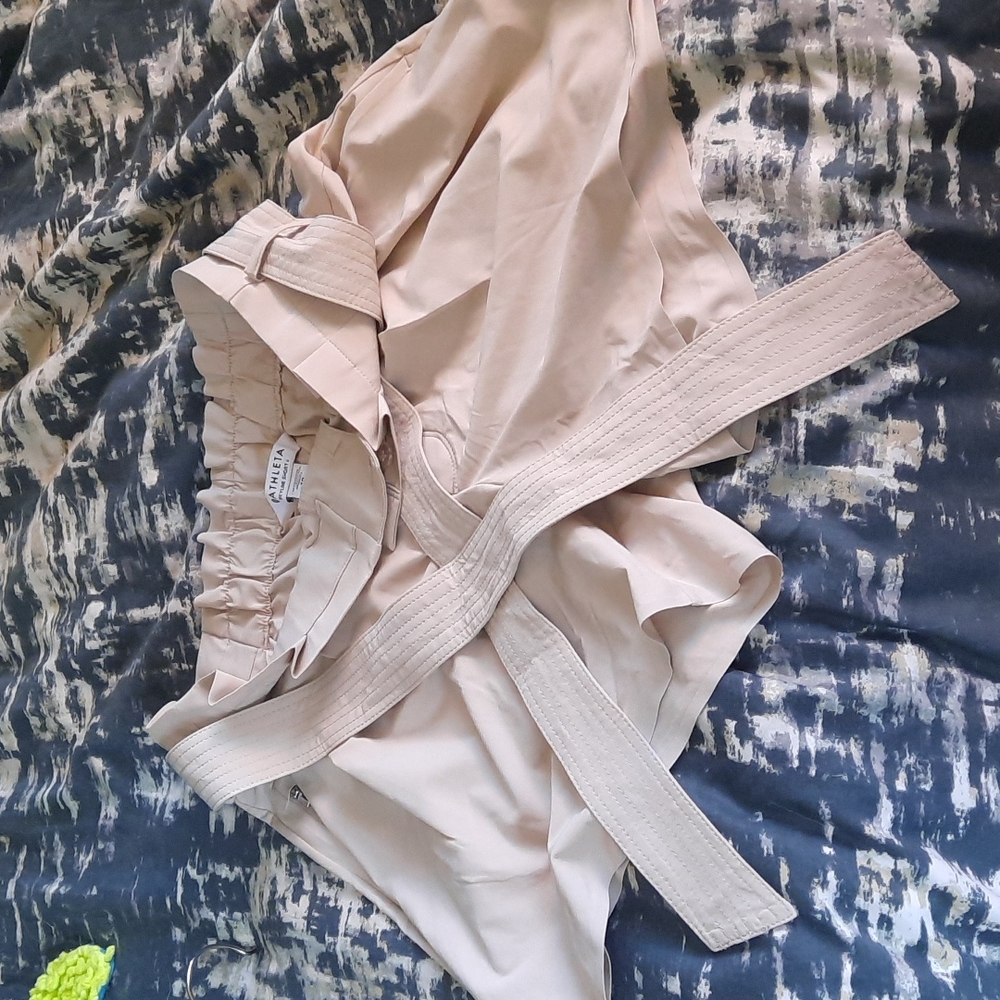 Athleta Skyline Short II, Beige